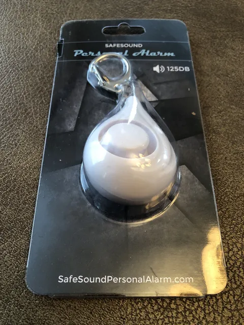 📢 SafeSound Personal Alarm📣 Keyring~White~Original Name Brand~Safe Sound~125DB