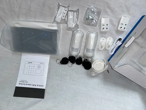 NEW DIY Wireless Smart WiFi GSM Home Alarm Security System LCD PIR 110 dB Alarm