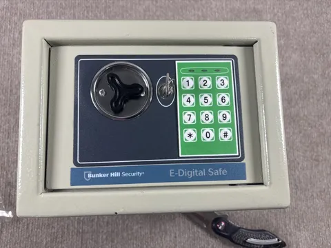 Small Electronic Safe w/Key , Passcode w/Instructions.  New Lithium Batteries 