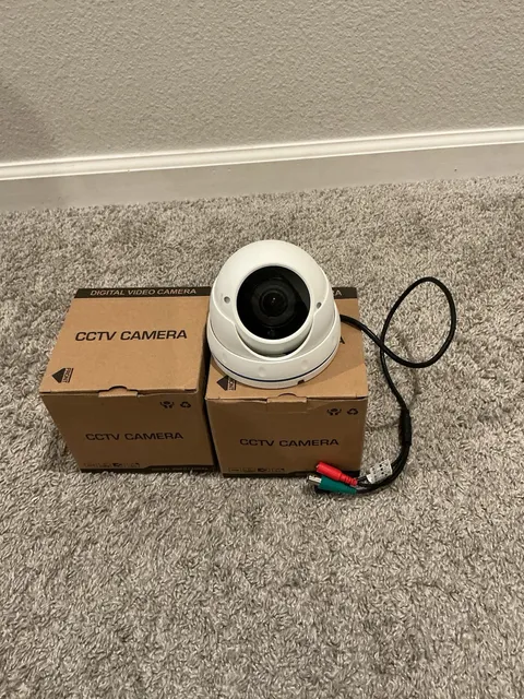 (Lot 2) 5MP 4‑in‑1 Dome Security Camera Varifocal