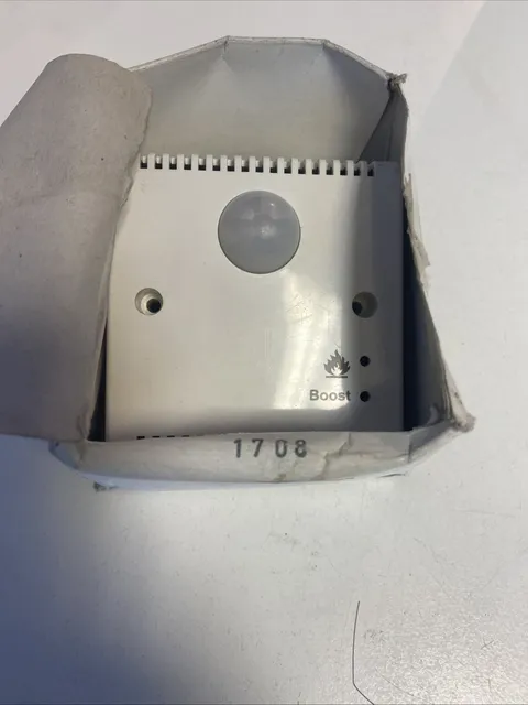 RS PRO 279-8591 PIR Motion Sensor Wall Switch 10A 230V New