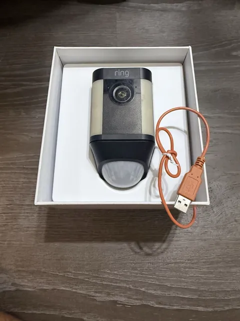 Ring Security Camera (Spotlight Cam W Battery) No Bracket