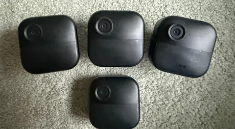 Lot of 4 Blink Outdoor (4th Gen) Wi-Fi Battery HD Security BCM00500U & Mounts 