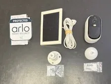 Arlo Essential Outdoor Camera 2K Battery Powered w/ Solar Panel w/ Mounts