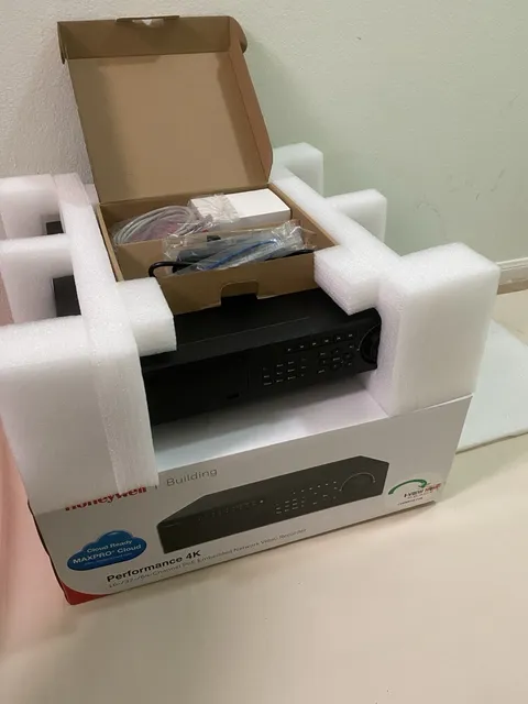 Honeywell HEN323164 32-Channel 4K NVR 16TB HDD 16-PoE Network Video Recorder NEW