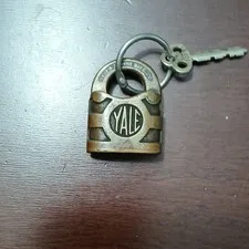 Yale Y&T Brass & Steel Keyed Padlock, Antique Brass Finish, Black, 1 Key