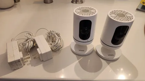 Vivint Ping Indoor 1080p Wi-Fi Security Camera V-CAM1 With Power Supply