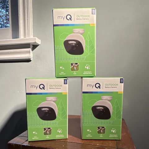 myQ Outdoor Battery Camera Wi-Fi Battery Motion Spotlight 2-Way Audio 3 Pack