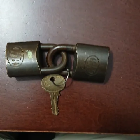 WB Metal Keyed Padlock, Brown Metallic Finish, 1 Key, 15mm Shackle WB-123