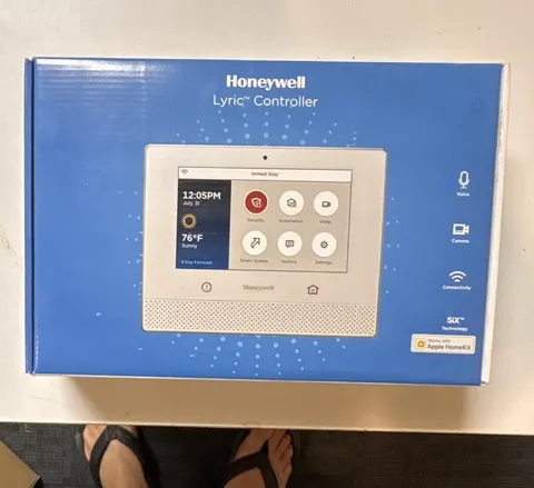 Honeywell Lyric Controller Wi-Fi Control Panel, White, Apple HomeKit iOS
