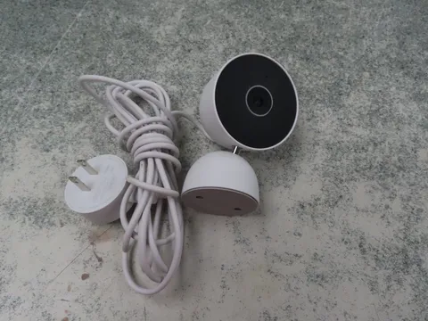 2 Google Nest Cams 2nd Gen GJQ9T
