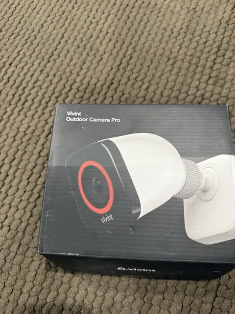 Vivint Outdoor Camera Pro Gen 2 VS-ODC350-WHT FHD 1080p Cube Cam New Open Box