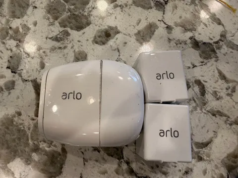 Netgear Arlo Pro VMC4030 Add-On Wireless Security Camera And 2 Batteries