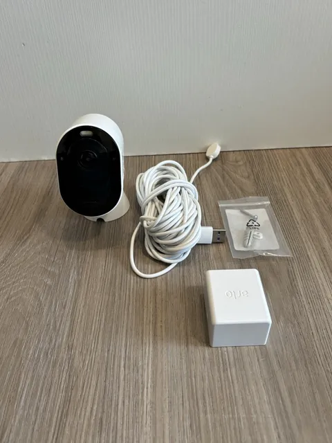 Arlo Pro 3 Spotlight Security Camera White Night Vision Charger Battery Works