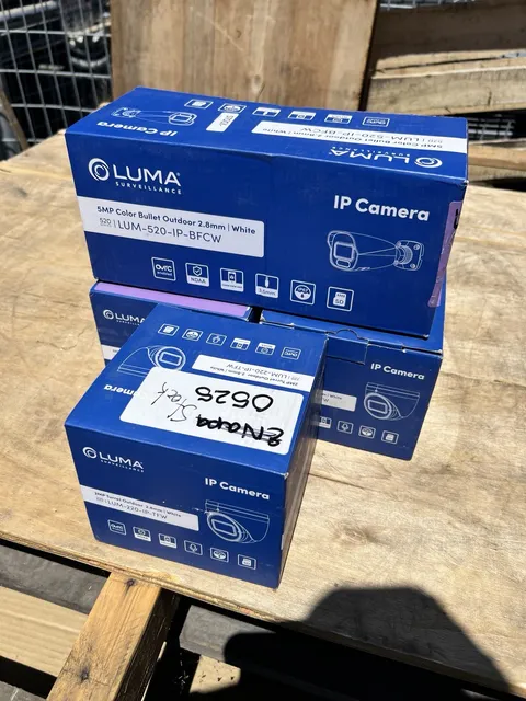 Lot 4 Luma LUM-220-IP-TFW 220 Series 2MP Turret IP 2.8mm, x 3 & 1 LUM 520 ipBFCW