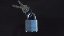 MASTER LOCK -  SQUARE 1 1/8 X 1 1/8 INCHES - WITH 2 KEYS
