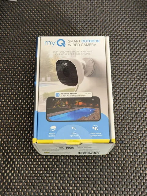 Chamberlain - myQ Smart Outdoor Home Security Camera - White