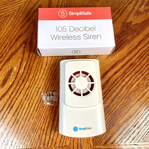 SimpliSafe ~ 105 Decibel Wireless Siren ~ 1st Generation Home Security ~ WS1000