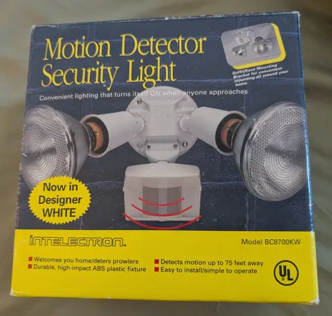 INTELECTRON Motion Detector With Security Light Model BC8700KW NEW IN BOX