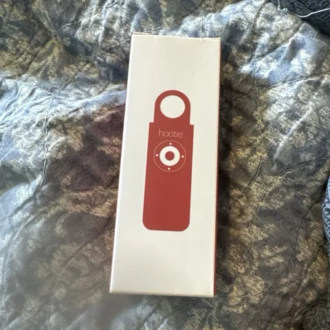 Hootie Personal Attack Alarm Device, Battery Powered Safety Siren, Red/White