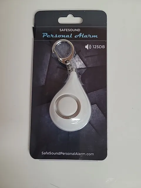 NEW SAFESOUND Emergency Key Chain Personal Alarm 125DB Loud Siren Safe Sound