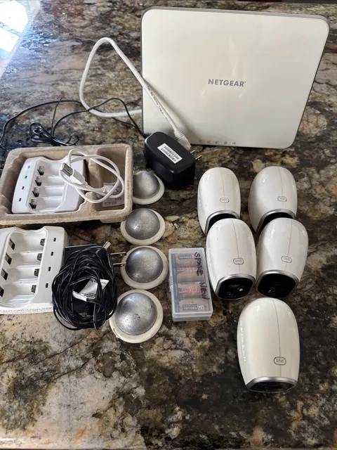 Arlo Smart Home Lot 5 Wireless HD Security Camera System Batteries chargers