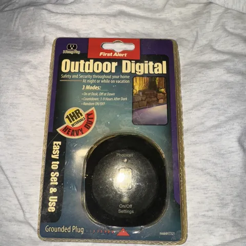 First Alert Outdoor Digital Safety And Security 3 Prong Plug