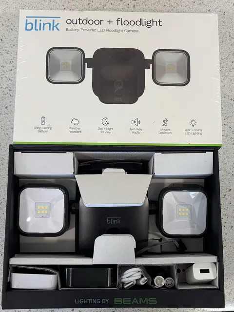 Blink Wireless Outdoor + Floodlight Security Camera Kit