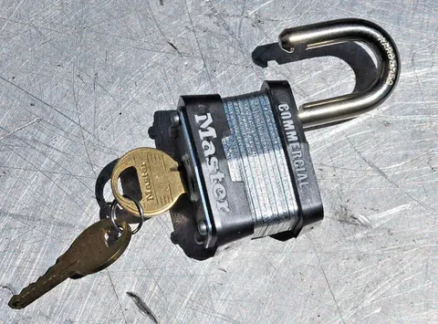 Master Lock 3KA COMMERCIAL (2 Keys ) Padlock Lockout 3/4" Shackle Ht NEW