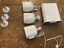 Arlo VMB4540 SmartHub Base With 3 Arlo Cameras mounting hardware,