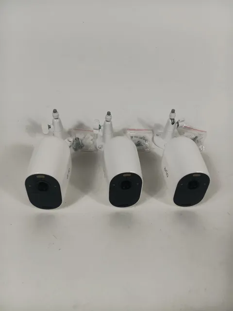Arlo Essential Security Spotlight Camera Lot of 3 Cameras White VMC2030 + Mounts