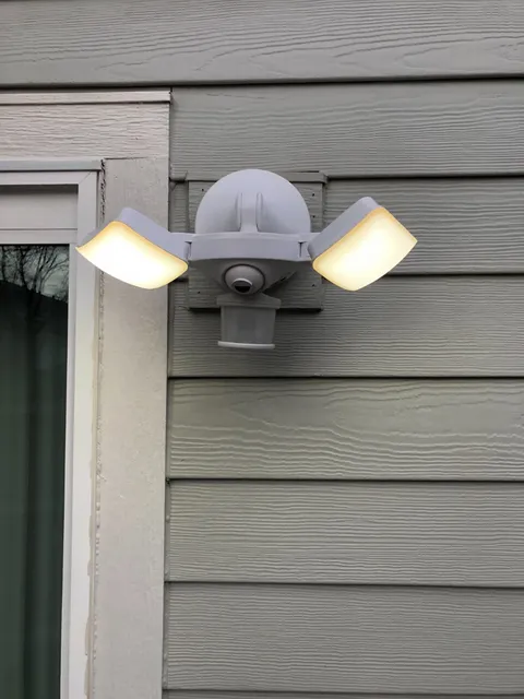 Maximus (pre-Kuna) Camera Floodlight