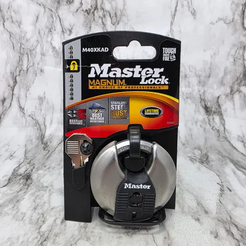 Master Lock Magnum Level 7 Stainless Steel Discus Padlock with 2 Keys M40XKAD
