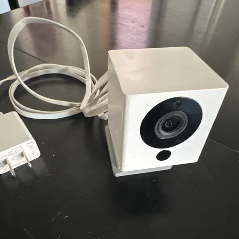 Wyze Cam v2 1080p Indoor Wi-Fi IP Cube Camera White w/ Stand Mount Adapter