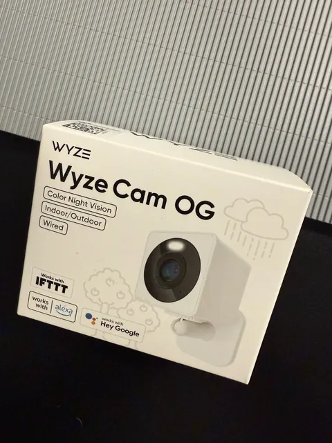 NEW Wyze Cam OG WYZECGS 1080p Indoor/Outdoor Security Camera w/ Built-in Spotlig