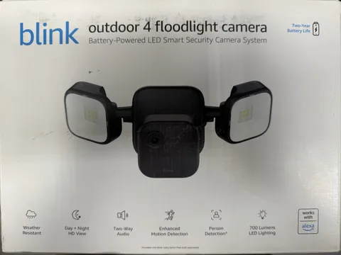Blink Outdoor 4 Floodlight Camera - Wireless smart security camera, 700 Lumens