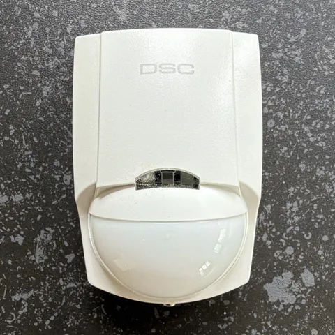 DSC LC-100-PI Wired Indoor PIR Motion Detector Wall Mount White 9.6-16V