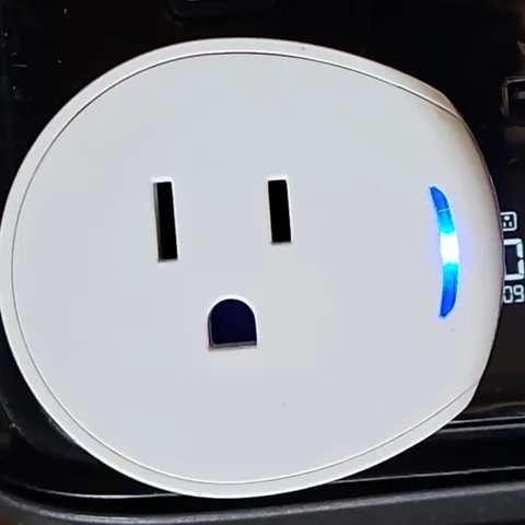 Samsung SmartThings Outlet STS-OUT-US-2 Zigbee Smart Outlet Plug