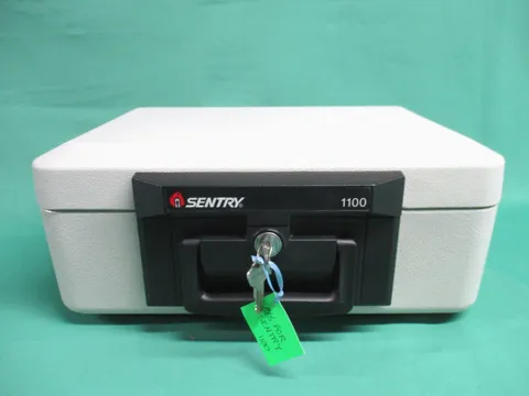 Sentry Fireproof Safe Model 1100 With 2 Keys