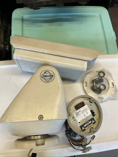 PELCO  Esprit PTZCCTV Camera Model ES30C16-5W With ESTX-5