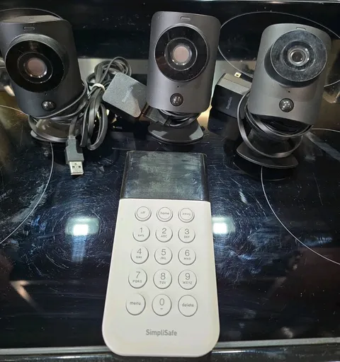 Lot Of 3 SimpliSafe Cameras & Keypad Home Security System