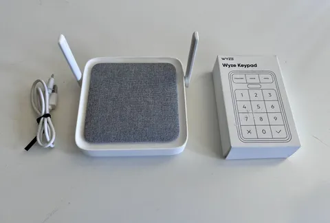 Wyze Sense Hub WSHB1 and Wyze Keypad WSKP1 Used Condition 