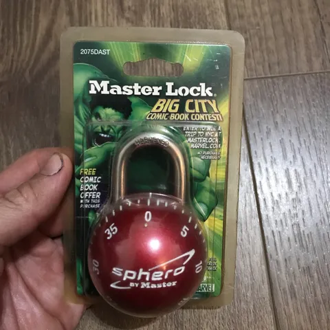 MASTER LOCK 2075DAST Superhero Spin Combination RED Padlock NEW SEALED The Hulk