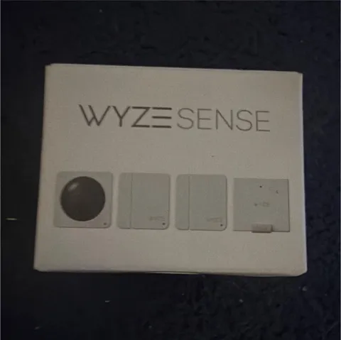 Wyze Sense Starter Kit WHSK1 Wireless Motion & Contact Sensors Bridge White