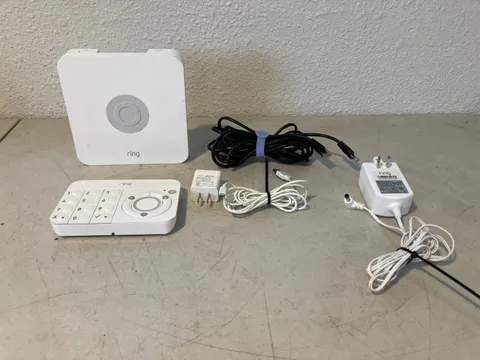 1st Gen Ring Base Station 4HB1S70EN0 & Ring Alarm Keypad 4AK1S7-0EN0