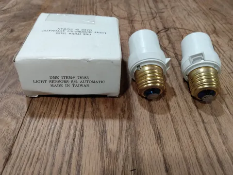 2 Light Sensors S2 Automatic Security Light Bulb Switch System Socket #78183 New