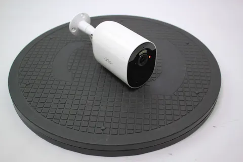 Arlo Go 2 VML2030 LTE/Wi-Fi Wireless Outdoor Security Camera Carrier Unlocked