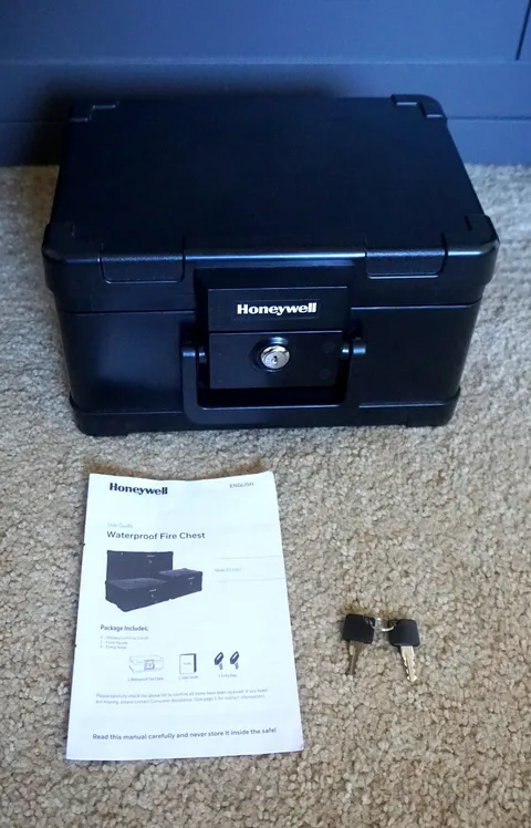 HONEYWELL Waterproof Fire Chest Model 811502 Safe w/ Handle