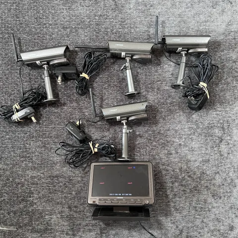 Defender PHOENIX Security System 1 Monitor (M2M) & 4 Cameras (M2C)
