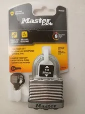  Master Lock Padlock With 2 Keys. M5XKAD 